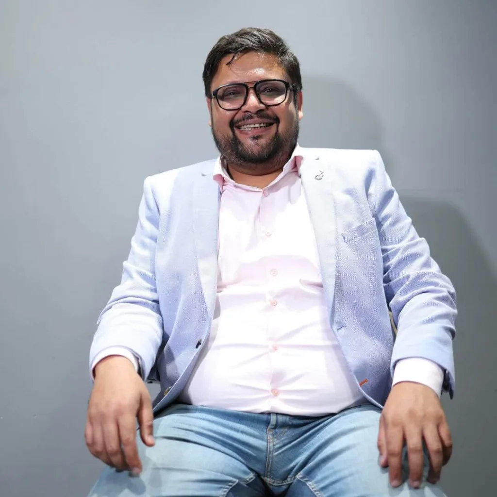 About 4 Pratum Khaitan